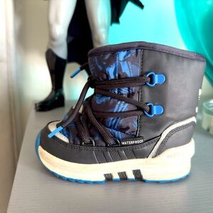 Adidas original senia boot
